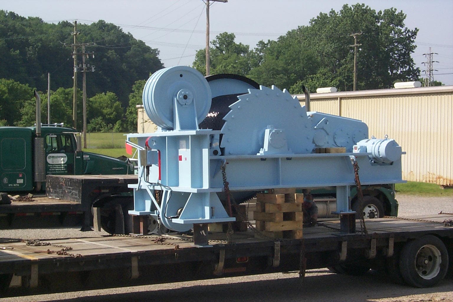 Marine hoist assembly